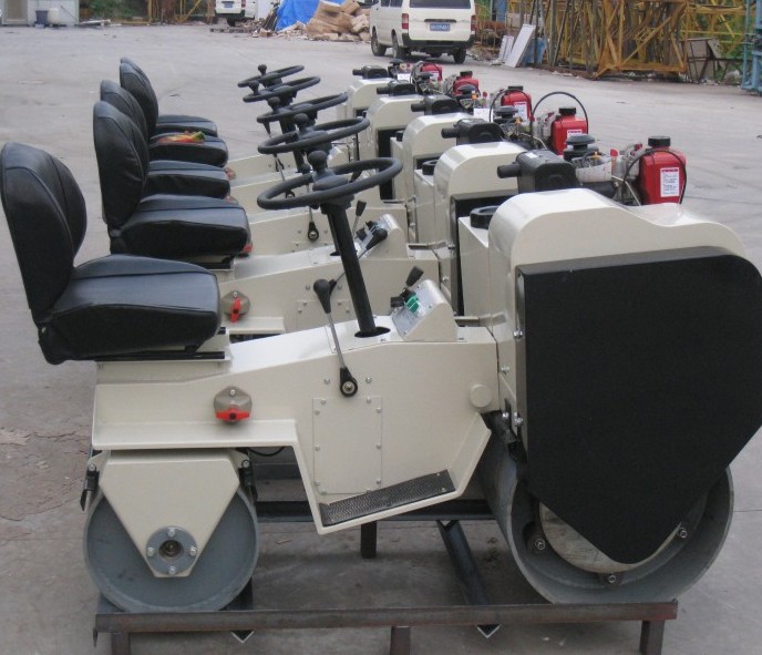 印度客戶來訪，并訂購FYL-850座駕壓路機