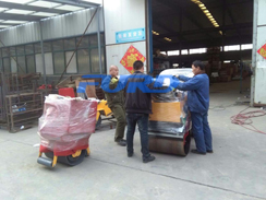 福瑞得機械座駕壓路機，手扶壓路機包裝發(fā)貨