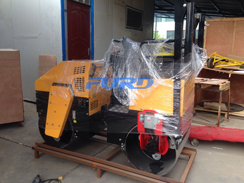 福瑞得機(jī)械2噸座駕壓路機(jī)、手扶雙輪壓路機(jī)準(zhǔn)備包裝及時(shí)發(fā)貨