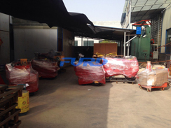 福瑞得機(jī)械3臺座駕，2臺手扶壓路機(jī)，1臺5米二次結(jié)構(gòu)澆注機(jī)包裝完畢及時(shí)發(fā)貨