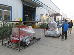 福瑞得機械1臺灌縫機，1臺移動燈車，一臺馬路吹風(fēng)機打包裝柜出口新加坡