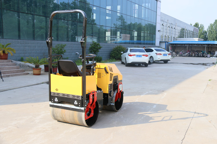 把施工效率提升的更高，是每個壓路機組長的重要任務(wù)